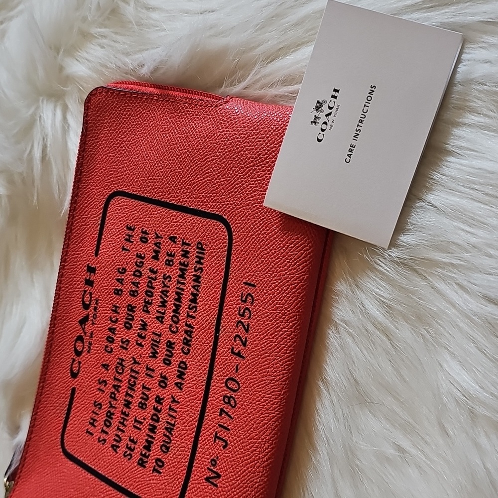 NWT Coach City Wristlet Pouch - Picture 2 of 11